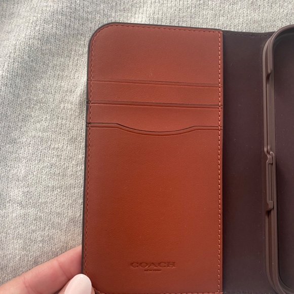 Coach Logo Phone Case For I Phone 15 - Picture 6 of 7